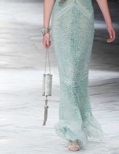 アクアミント Mermaid High Fashion, Mermaid Asethic Outfit, Mermaid Fashion Runway, Core Dresses, Mermaidcore Aesthetic, Mermaidcore Runway, Bubble Costume, Ocean Fantasy Mermaid Dresses Fashion Couture, Sea Punk