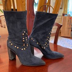 Faded Blue Wash Bottom And Heels. Looks Worn In Pictures But It’s The Style Of Boot. Slouch Type Suede Pull On Boot. Oiled Toe For Worn Affect. Size 11 Heels, Free People Shoes, Pull On Boots, Suede Boots, Shoes Heels Boots, Shoes Women Heels, Heeled Boots, Ankle Boots, Shoes Heels