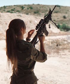 Soldier Girl Aesthetic, Military Woman Aesthetic, Sorry Text, Detective Aesthetic, Military Aesthetic, Fotografi Vintage, Badass Aesthetic, Army Women, Military Girl