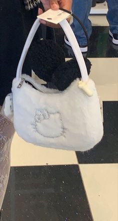 Forever 21 Y2k, White Y2k Purse, Forever 21 Sanrio, Hello Kitty Assesories, Hello Kitty Bag Aesthetic, Hello Kitty Cute Stuff, Hello Kitty X Forever 21, Forever 21 X Hello Kitty, Cute Hello Kitty Bag