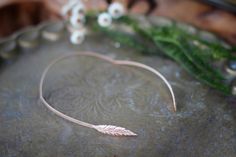 Egyptian Princess Feather Headband, Mythology Crown, Ancient Rome Greek Accessories, Bridal Hair Accessory, Gold Leaves Headband, Read Band Updo Instructions, Greek Accessories, Pearl Wedding Bands, Magical Hair, Egyptian Princess