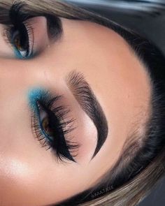 Machiaj Smokey Eyes, Make Up Designs, Drag Make-up, Smink Inspiration, Eye Makeup Designs, Makijaż Smokey Eye, Colorful Eye Makeup, Black Makeup