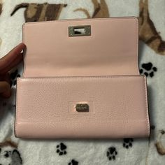 Pink Kate Spade wallet #pinkaccessories#katespade#wallet Pink Kate Spade, Pink Accessories, Kate Spade Wallet, Kate Spade New York, Wallets For Women, Kate Spade, Wallet, New York, Pink