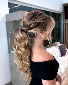 Fancy High Ponytail, Ponytails With Bangs, Ponytail Updos, Bridesmaid Ponytail, Trendy Ponytail, Cats Wedding, Ponytail Hairstyle Ideas, Updo Ponytail, Fancy Ponytail