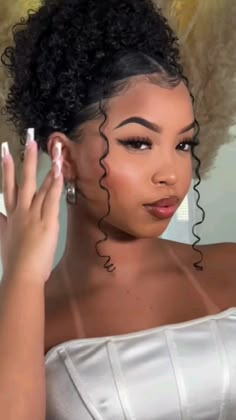 Curly Hairstyles For Black Women Bun, Curly Hairstyles With Crown, Naturally Curly Formal Hairstyles, Cute Updos For Curly Hair, Cute Curly Hairstyles Updo, Elegant Natural Hairstyles Black, Goddess Braids Hairstyles