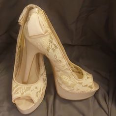 Open Toe Ivory Lace High Heel Never Worn Size 6.5 Silver Wedding Dress, Lace High Heels, Chinese Laundry Shoes, Lace Heels, Chinese Laundry, Ivory Lace, Silver Wedding, Wedding Shoes, Open Toe