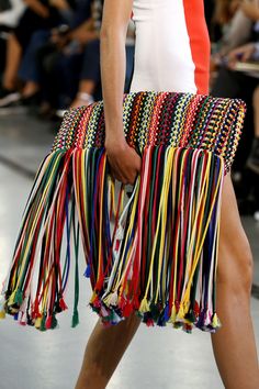 Emilio Pucci❤️ Diy Bags Purses, Crochet Clutch, Boho Bags, Cooler Look, Bag Trends, Crochet Purses, Emilio Pucci, Carolina Herrera