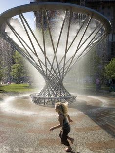 Modern Outdoor Fountains, Installation Architecture, City Decor, Garden Decor Projects, Downtown Houston, Fence Landscaping, Water Walls