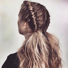 With festival season quickly approaching, we wanted to introduce you to a new hair braid! Nicci Welsh coined the term, pipe braid,  and we're digging it. Pipe Braid, Braided Summer Hairstyles, Hairstyle Prom, Braid Tutorials, Wedding Hairs, Trendy We Fryzurach, Braid Trends, Bohemian Hair, Hair Bride