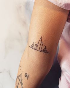 Skyline tattoo New York Themed Tattoos, Sticker Tatoos, Small New York Tattoo, Nyc Inspired Tattoos, New York City Tattoo Ideas, Tiny New York Tattoo, New York Related Tattoo