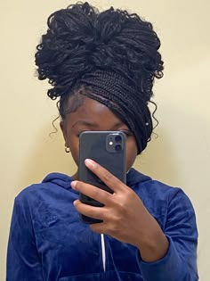 Swoop messy bun with small goddess braids 🎀 #braids #goddessboxbraids #messybun #blackgirl #blackwomenhairstyles #knotlesshairstyles #blackgirlshairstyles #bow#braidedhairstyle #inspiration #updo #cutehairstyle Cute Updos For Box Braids, Messy Bun With Boho Braids, Bow Bun With Box Braids, Braids Hairstyles Goddesses, Pinned Up Braids, Bun With Boho Braids, High Ponytail With Braiding Hair, Swoop Half Up Half Down Braids, Braid Swoop Hairstyles