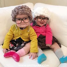 🔄:Reviewz by Jewelz®, @reviewzbyjewelz | 📸:brettbara.com | #baby #babies #costume #costumes #babycostume #babycostumes #halloween #cute #cutecostume #cutecostumes #cutebabycostume #cutebabycostumes #funny #funnycostume #funnycostumes #funnybabycostume #funnybabycostumes Diy Old Lady Costume, Kids Old Lady Costume, Carnaval Diy, Granny Costume, Sister Halloween Costumes, Twin Halloween