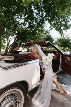 grace and jake's wedding in a white vintage cadillac eldorado car Formal Poses, Vintage Wedding Photography, Engagement Pictures Poses, Cadillac Eldorado