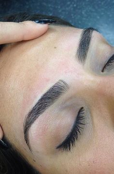 Eyebrows I can only dream of having. Makeup Hooded Eyes, Eyebrow Tutorial Shaping, Eyebrows Done, Eyebrows Goals, Eyebrows On Fleek, Beauty Make-up, Brows On Fleek