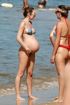 Candice Swanepoel Candice Swanepoel Pregnant, Crab Sign, Pregnancy Bump, Pretty Pregnant, The Crab, Candice Swanepoel, Pregnant Belly, Beach Time, Perfect Woman