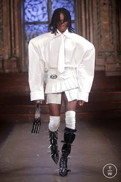 Fashion Runway Aesthetic, Queer Outfits, Runway Aesthetic, High Fashion Dresses, Future Fashion, Mode Inspo, Winter 2023, Fashion Design Clothes, Fantasy Fashion