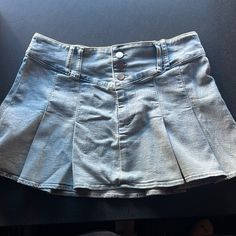 H&M Y2k Mini Jean Skirt. Size Medium. Never Worn Pleated Jean Skirt, Y2k Jean Skirt, Y2k Mini Skirt, Skirt Y2k, Hm Skirt, Jean Skirt, H&m, Womens Skirt, Mini Skirts