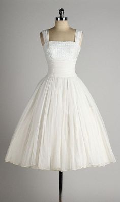 A stunning vintage 1950s Rudolf Stars Rhinestones Cocktail Dress. Description from pinterest.com. I searched for this on bing.com/images White Bridal Gown, Vintage 1950s Dress, Tea Length Wedding Dress, Skirt Maxi, White Chiffon