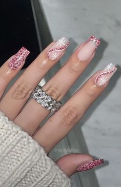 Christmas Nail Designs Acrylic, Pink Sparkly Nails, Christmas Nails Glitter, Fingernail Ideas, New Years Nail Designs, Christmas Nails Easy, Cute Christmas Nails