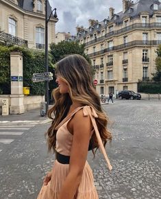 12 Biggest Fall Hair Trends That You're Going To Be Amazed | Ecemella Hair Color Guide, Outfits Minimalist, Hot Haircuts, How To Cut Your Own Hair, Fall Hair Trends, Parisian Fashion, Shades Of Blonde