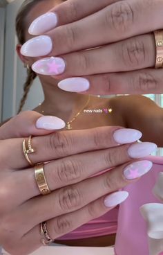 Nail Inspiration Preppy, Birthday Nails Inspiration Pink, Pink Nails Ideas 2024, Summer Nails 2025, Cute Cruise Nails, Pink Nails For Winter, Cool Pink Nails, Almond Nail Inspo 2024, Pink Almond Nails Design