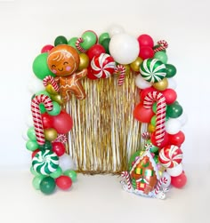 Christmas Party Decorations For Kids, Christmas Party Home Decor, Gingerbread Man Theme Party, Candy Christmas Party, Christmas Party With Kids, Gingerbread Man Birthday Party, Christmas Party Backdrop Ideas, Adult Christmas Party Decorations, Friendsmas Party Ideas Decorations