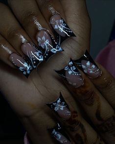 Nails With Henna, Henna Nails, Punk Nails, Cute Acrylic Nail Designs