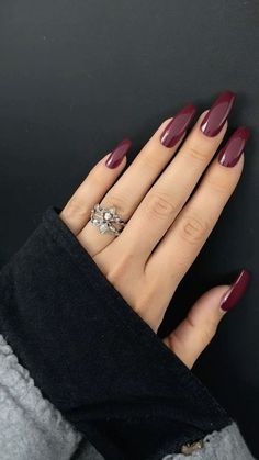 trendy burgundy nail designs in dark red hues for a polished look From classy black and short French tips to chrome and acrylic short nails these elegant nail art ideas are perfect for your next manicure Boost your nail game with sophisticated burgundy nail designs.
#burgundynails #nailtypes #nail shape chart #nudenails
#minimalistnails #frenchnails #winenails #winerednails
#unghiebordeauxgel #redwinenails #unghiebordeaux Simple Fall Nails, November Nails, Fall Acrylic Nails, Burgundy Nails, Fall Nail Colors, Neutral Nails, Autumn Nails, Fall Nail