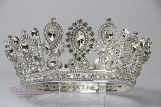 FAST SHIPPING Full Crown/Round Tiara Beautiful sparkling crystal tiara in silver plated. Perfect for your Quinceañera, Wedding, First Communion or Confirmation. It has a loop at the end of each side to attach it in your hair with bobby pins for added security. We usually ship within 1-2 business days. DA RN-218 S Sweet 16 Tiara, Crown Crystal, Crystal Tiara, Tiara Wedding, Princess Tiara, Tiara Crown, Coron, Crystal Tiaras, Wedding Decor Elegant