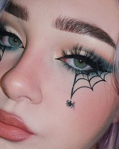 Conjuring Spells, Halloween Spider Makeup, Spiderman Makeup, Maquillage Halloween Simple, Three Pines, Spider Makeup, Pretty Witch, Face Stamp, Halloweenský Makeup