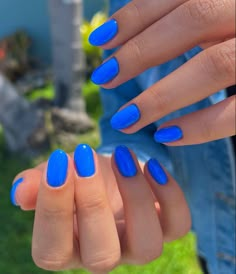 Spring Oval Nails 2024, Solid Nail Color Designs, Short Bright Blue Nails, Spring Nail Inspo Solid Color, Spring Nail Inspo 2024 Solid Color, April Nails Solid Color, Cute Sns Nail Ideas For Summer, Plain Beach Nails, Summer Nail Ideas Solid Color