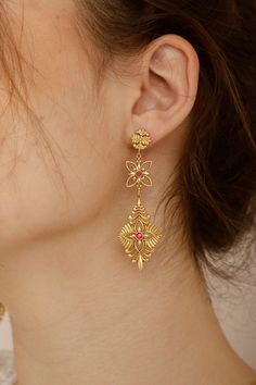 New-Design-Online-Reem-Dangler-Earrings-UK,Paris Gold Earing Design New, Classical Jewelry, Ear Rings For Women, Fusion Outfits, Mughal Motifs, Tanishq Jewellery, Latest Earrings Design, Pearl Earrings Designs, Temple Jewellery Earrings