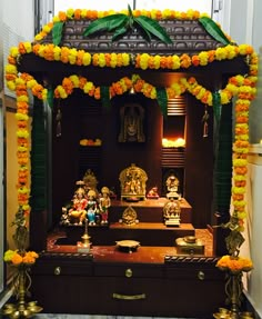 Step Mandir Design, Pooja Mandir Decoration Ideas, Pooja Altar, Mandir Decoration Ideas, School Bench, Wooden Temple For Home, Mandir Decoration, Crate Seats