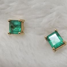 18kt Emerald Stud Earrings. Gorgeous! Appraisal On Hand And It Will Be Emailed To You Upon Request. Appraised At $1,200! Emerald Stud Earrings, Emerald Earrings Studs, Earrings Color, Limited Time, Emerald, Jewelry Earrings, Gift Ideas, Stud Earrings, Women Jewelry