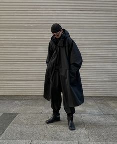 Minimalist Techwear, Techwear Coat, Japan Men Fashion, Cyberpunk Photoshoot, Asian Streetwear, Streetwear Inspo, Trench Coat Style