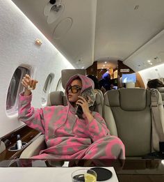 Private Jet Aesthetic, Gta Outfits, Boss Lifestyle, Los Angeles Aesthetic, Catch Flights, Future Lifestyle, Rich Kids, Money And Happiness