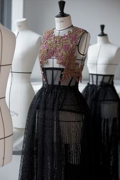 Dior Dress 2022, Dior 2022, Lace Dress 2023, Guipure Lace, Dior 2023, Guipure Dress, Versace Fashion, French Fashion Designers, Fancy Dress Design