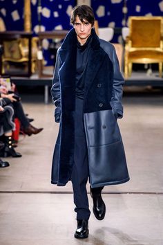 Men Coat, Dior Men, Male Fashion Trends, Hermes Men, Fashion Weeks, Long Jacket, Calvin Klein Men