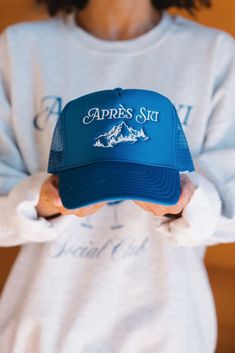 Après Ski Trucker Hat - Girl Tribe Co. Drink Of The Day, Blue Trucker Hat, Best Drink, Girl Tribe, Bestie Gifts, Cold Weather Fashion, Graphic Apparel, Girl With Hat, The Club