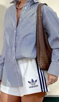 Blue Button Up Shirt Outfit, Outfit Button Up Shirt, Long Sleeves Outfit, Blue Shirt Outfit, Sleeves Outfit, Button Up Shirt Outfit, White Shorts Outfit, Purse Aesthetic, Looks Adidas