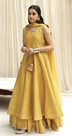 Haldi Outfits, Lehenga Designs Simple, Anarkali Dress Pattern, Long Kurti Designs, Desi Wear, Casual Indian Fashion, Desi Outfits, Dresses Traditional