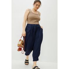 Here, Polished Pleats Offset A Breezy, Laidback Silhouette To Achieve A Look Of Unsurpassed Playfulness And Poise - Just Add A Knit Tank And Your Favorite Sandals For A Comfy Ensemble You're Sure To Reach For On Repeat. Lyocell, Pleated Detail, Side Slant And Back Welt Pockets, And Front Zip. Measurements; 15.5" Rise, 23" Inseam, 14.5" Leg Opening, And Waist 19.5". Perfect Summer Pants! Anthropologie Harem Pants Size 20w Women's, New With Tags. Big Hips Outfit, Cropped Wide Leg Trousers, Wife Style, Black Harem Pants, Wide Leg Linen Pants, Summer Pants, Floral Pants, Pleated Pants, Knit Tank