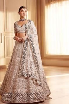 Introducing latest Manish Malhotra Lehengas for brides & bridemaids. #weddingbazaar #indianwedding #manishmalhotralehengabridal #manishmalhotralehengasimple #manishmalhotralehengabridesmaids #manishmalhotralehengabridalreception #manishmalhotralehengabridalred #manishmalhotralehengasbridalpink Lehenga Manish Malhotra, Manish Malhotra Bridal Collection, Manish Malhotra Bridal, Manish Malhotra Lehenga, Pink Bridal Lehenga, Designer Bridal Lehenga Choli, Raw Silk Lehenga, Designer Bridal Lehenga, Indian Bridal Lehenga