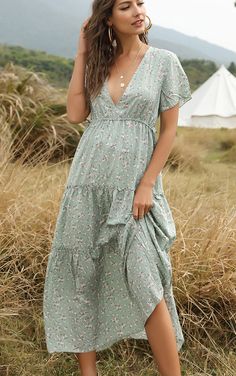 Sage Green Summer Dress, Green Summer Dress, Boho Maxi Dresses, Bohemian Floral Dress, 30s Fashion, Look Retro, Bohemian Maxi Dress, Maxi Knit Dress