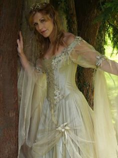 Titania By Rivendell Bridal - Front Close Lotr Wedding, Pagan Wedding, Fairy Wedding Dress, Wedding Dress Style, Fairy Wedding, Fantasy Dresses, Fantasy Wedding, Mia 3