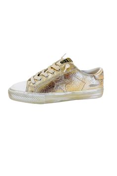 True to sizeLow top gold foil sneaker Bella Bella, Vintage Havana, Gold Foil, Foil, Boutique, Sneakers, Gold