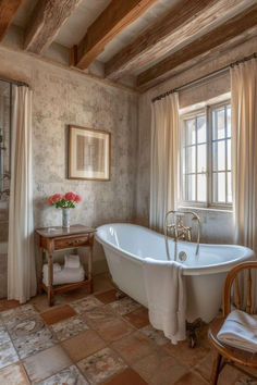 Witness 42 Bathrooms Reflecting the Essence of French Country Design Old World Bathroom, Coastal Farmhouse Living Room, Modern Vintage Bathroom, French Bathroom, Farmhouse Bathroom Design, Vintage Bathroom Decor, Coastal Farmhouse Decor