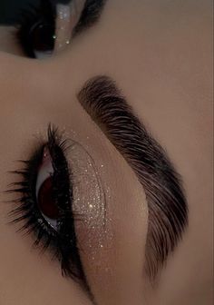 Quinceanera Makeup, Maquillage Yeux Cut Crease, Quince Themes, Evening Eye Makeup, Shimmer Eye Makeup, Eye Makeup Images, Wedding Eye Makeup, Cute Eye Makeup