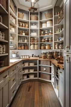 Transforming your kitchen pantry into a farmhouse-style haven isn't just about utility but creating a space that exudes charm and warmth. Imagine the elegance #pantrystorageideas Dream Kitchen Pantry, Pantry Set Up, Farmhouse Kitchen Pantry Ideas, Barndo Pantry, Colonial Pantry, Big Pantry Ideas Walk In, Luxurious Pantry, House Pantry Ideas, Large Pantry Ideas