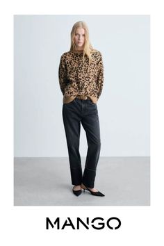 Take advantage of the best discount of the year with Black Friday, Medium knit, Animal print fabric, Straight design, Leopard design, Rounded neck, Long sleeve, Unclosed, Contrasting finish, The model is 1.78 tall and is wearing a size 36